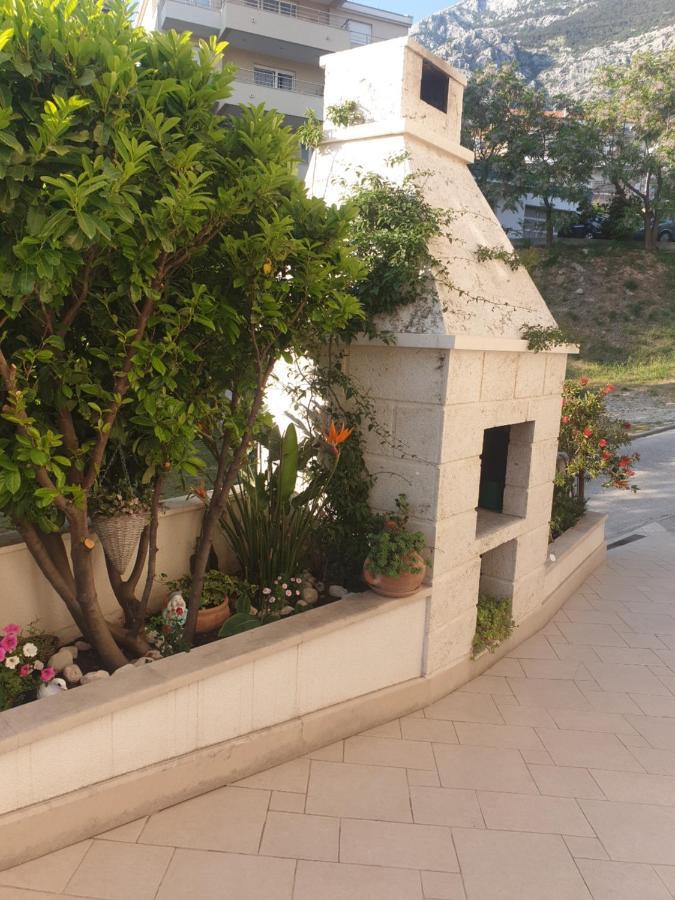 Villa Vujcic Makarska Buitenkant foto