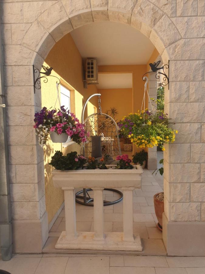 Villa Vujcic Makarska Buitenkant foto