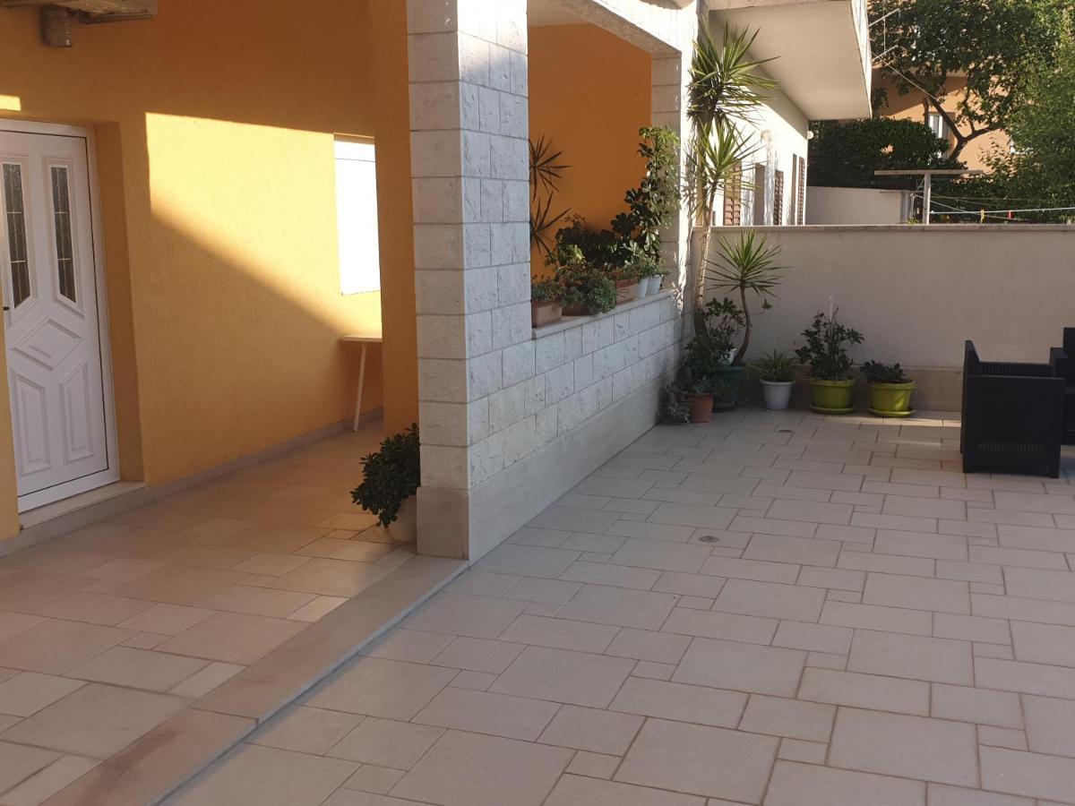 Villa Vujcic Makarska Buitenkant foto